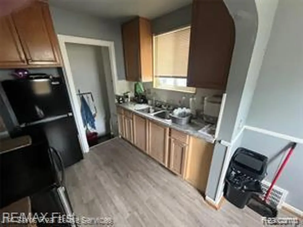 8810 Farmbrook Street Detroit City MI 48224