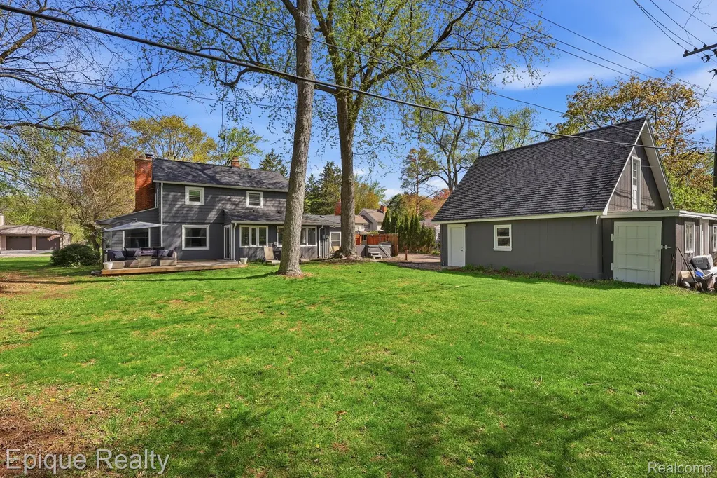 7441 Honeysuckle Road West Bloomfield Charter Township MI 48324