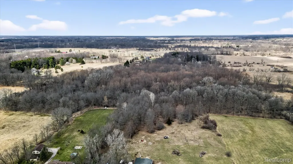 5516 W Lowe Road Howell Township MI 48836