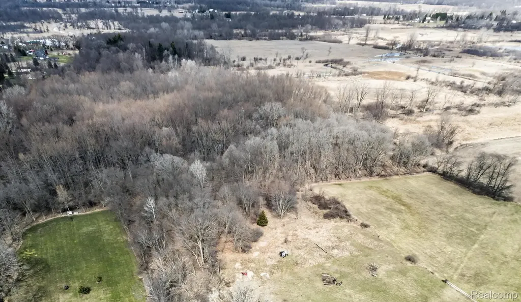 5516 W Lowe Road Howell Township MI 48836