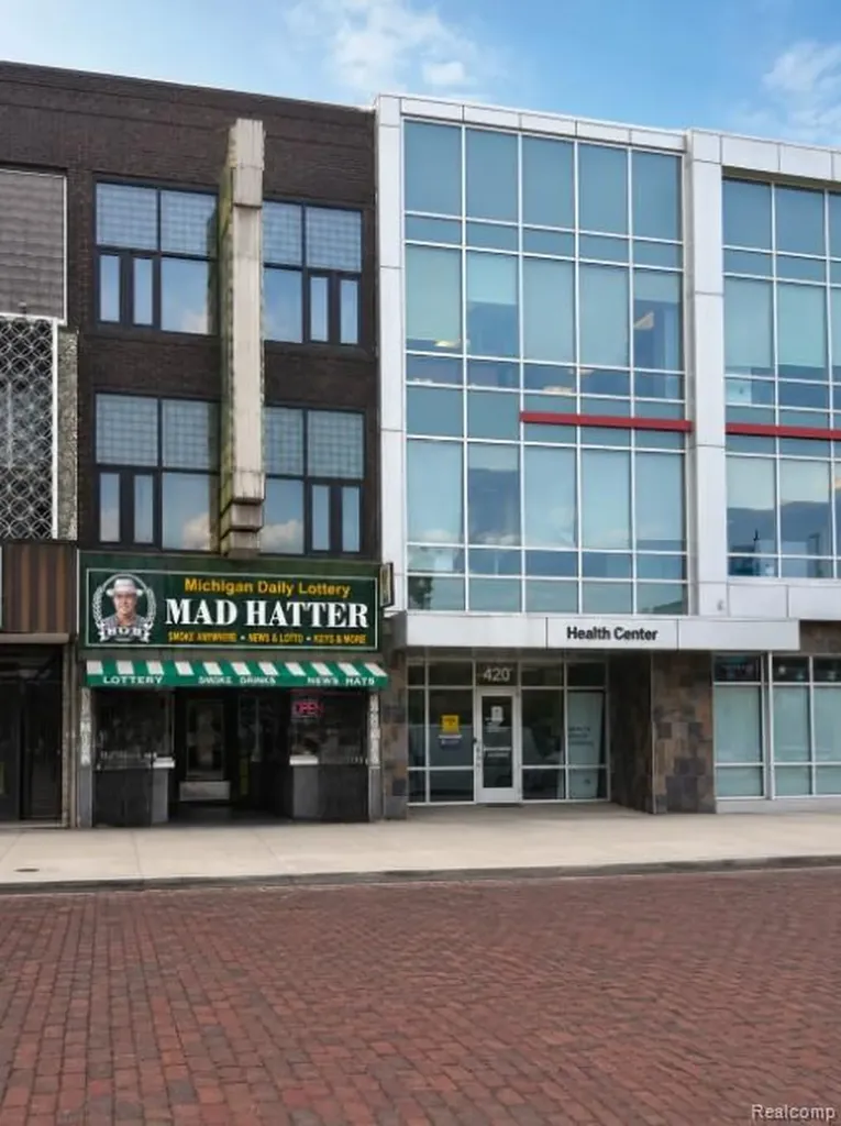 424 S Saginaw Street Flint City MI 48502