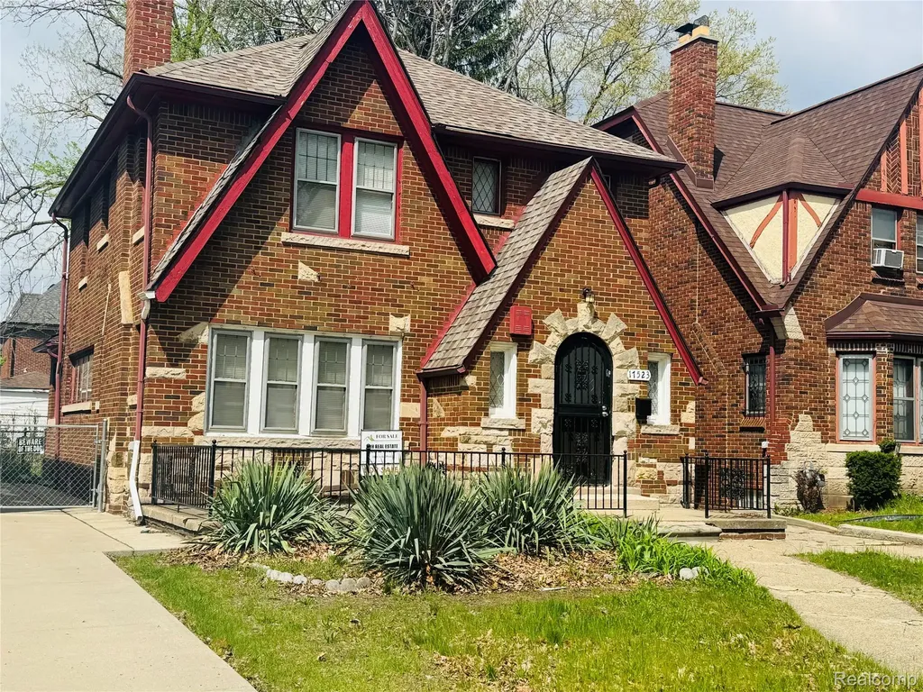 17523 Santa Barbara Drive Detroit City MI 48221
