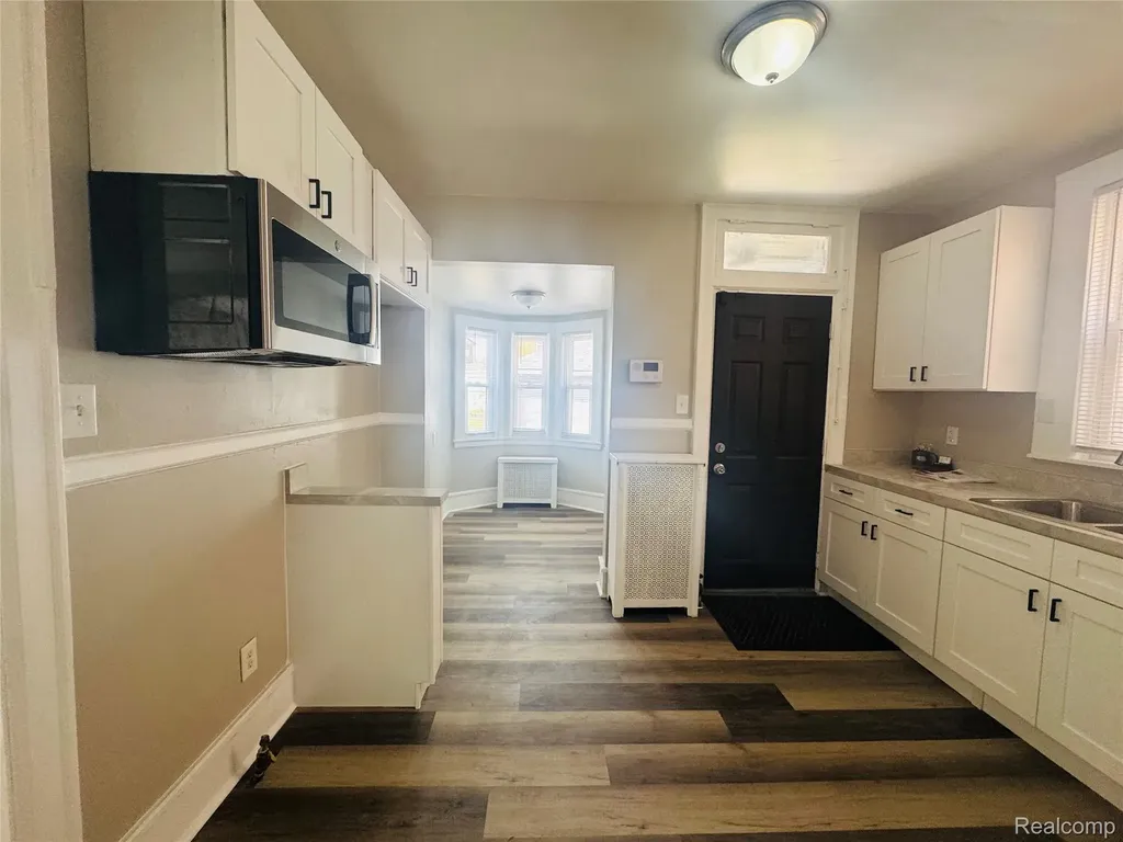 17523 Santa Barbara Drive Detroit City MI 48221
