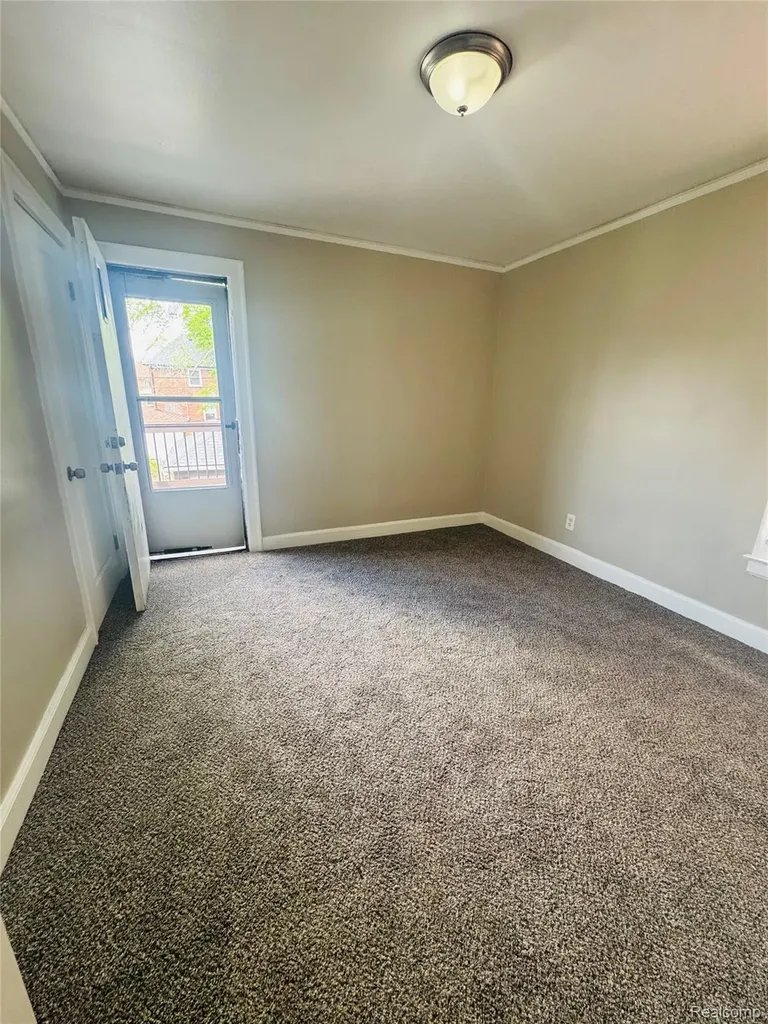 17523 Santa Barbara Drive Detroit City MI 48221