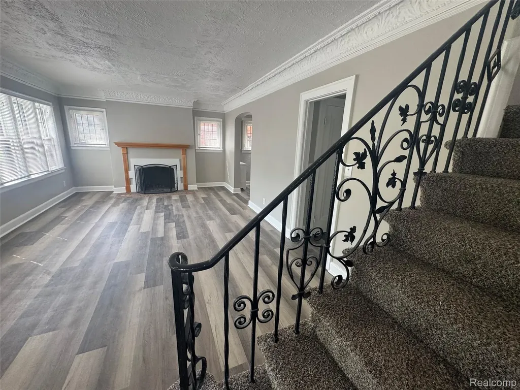 17523 Santa Barbara Drive Detroit City MI 48221
