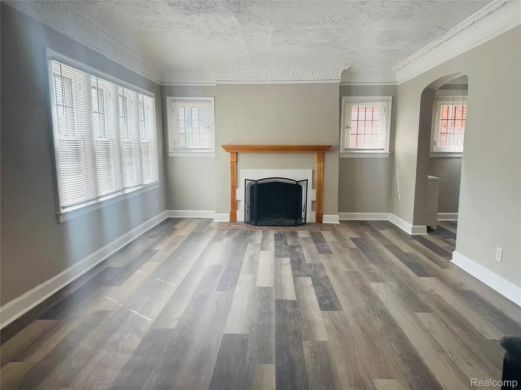 17523 Santa Barbara Drive Detroit City MI 48221