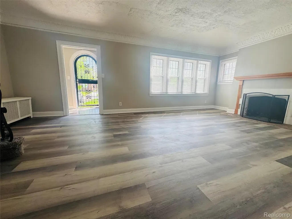 17523 Santa Barbara Drive Detroit City MI 48221