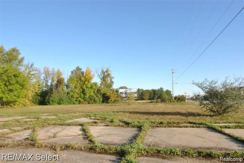 6483 Bay Kochville Township MI 48604