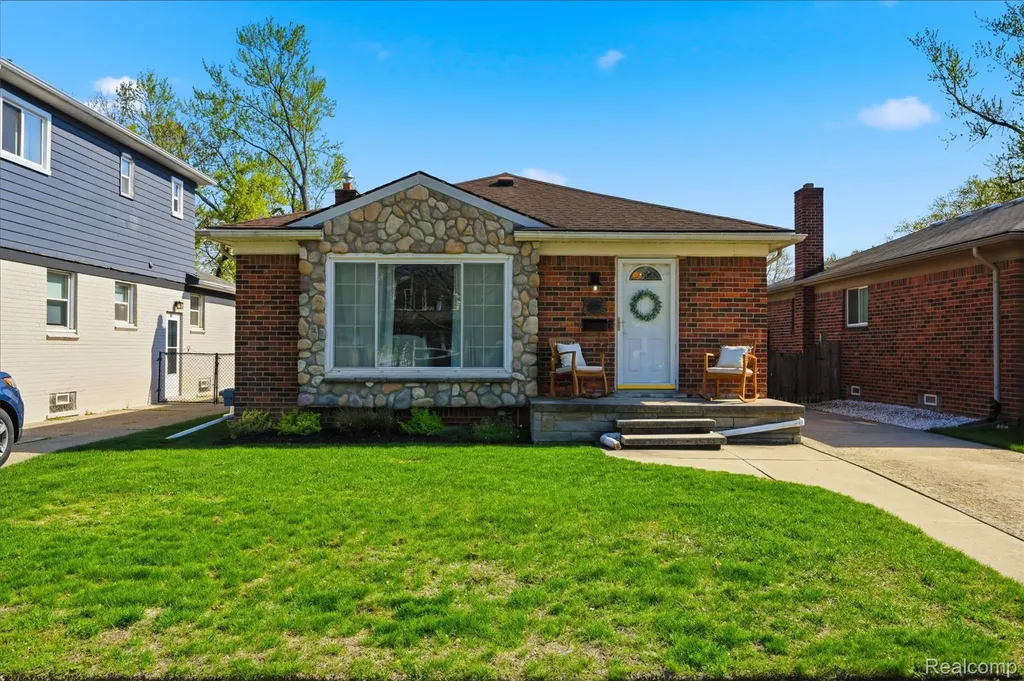 65 W Elmwood Avenue Clawson City MI 48017