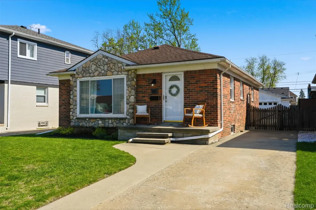 65 W Elmwood Avenue Clawson City MI 48017