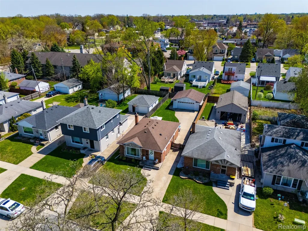 65 W Elmwood Avenue Clawson City MI 48017