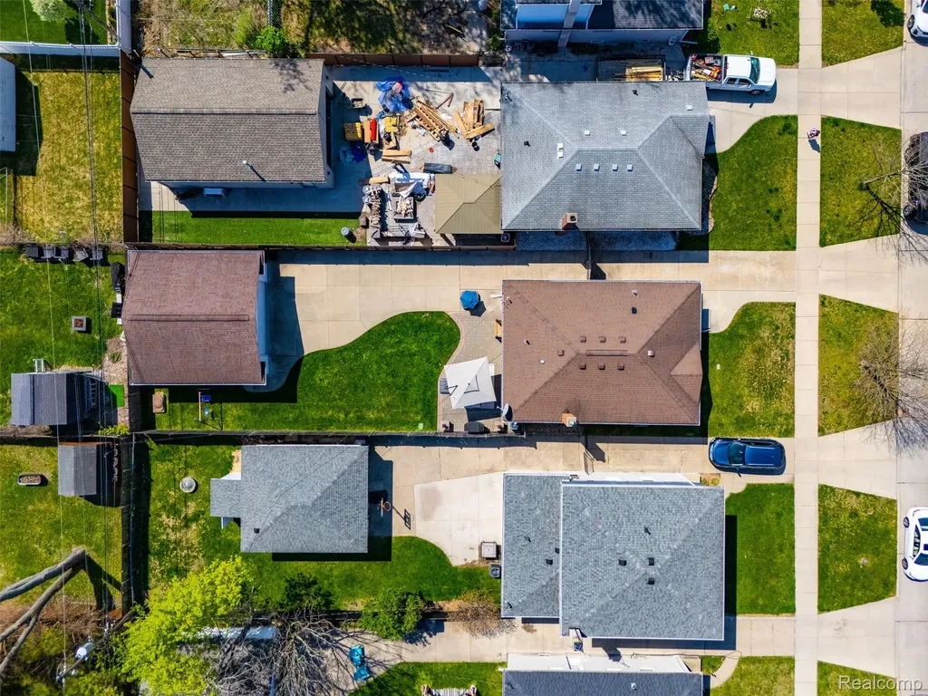65 W Elmwood Avenue Clawson City MI 48017