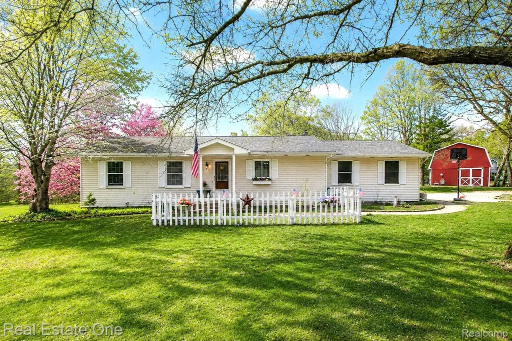 Green Oak Township MI, 12909 Haven Drive