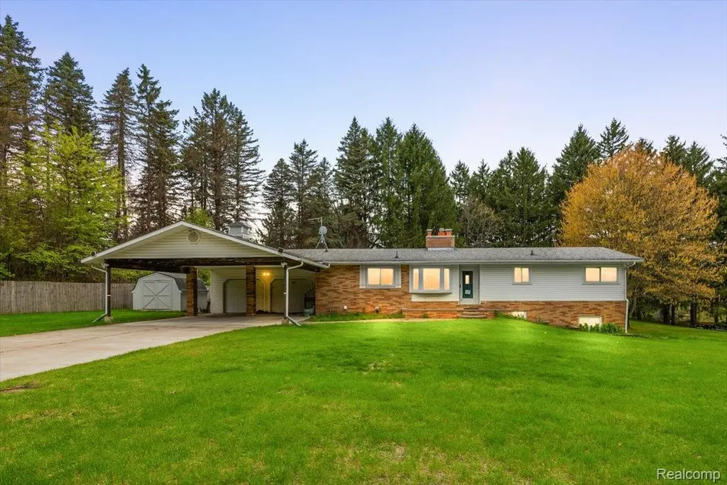865 N Lapeer Road Orion Charter Township MI 48362
