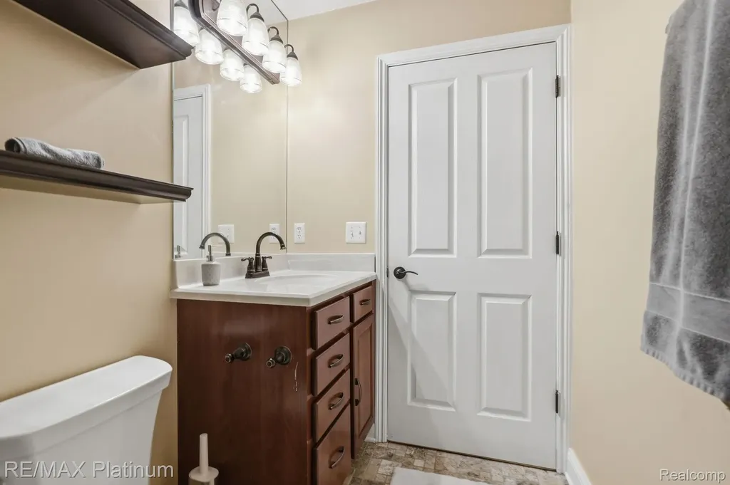 9167 Rotondo Drive Hartland Township MI 48855
