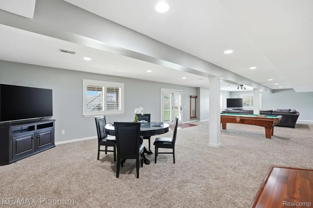 9167 Rotondo Drive Hartland Township MI 48855
