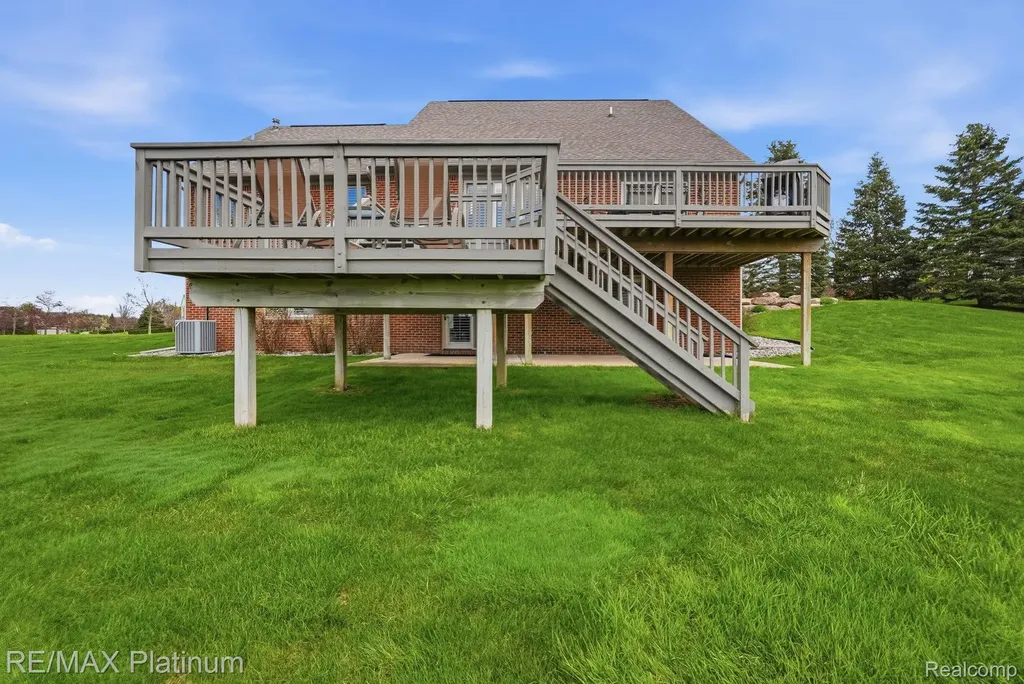 9167 Rotondo Drive Hartland Township MI 48855