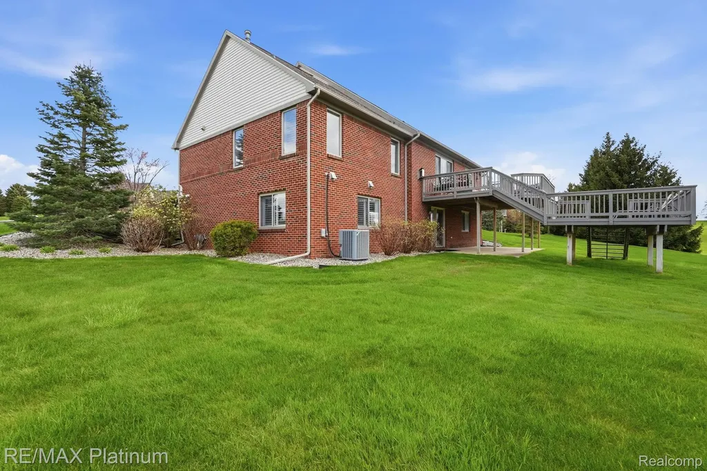 9167 Rotondo Drive Hartland Township MI 48855
