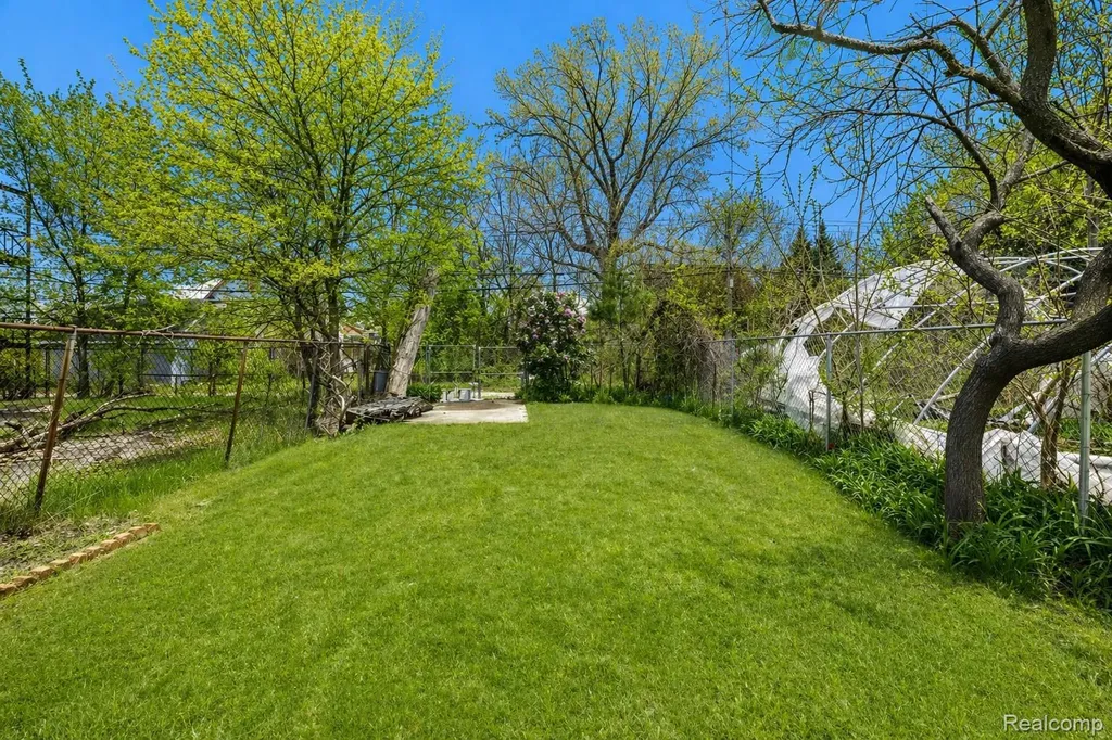 430 Holbrook Street Detroit City MI 48202