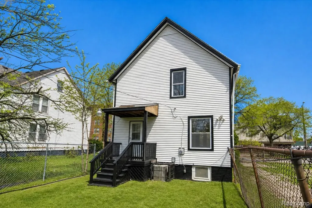 430 Holbrook Street Detroit City MI 48202