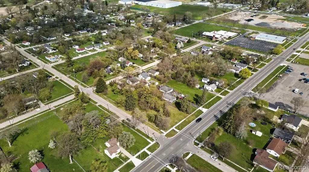 3261 Sheridan Avenue Saginaw City MI 48601