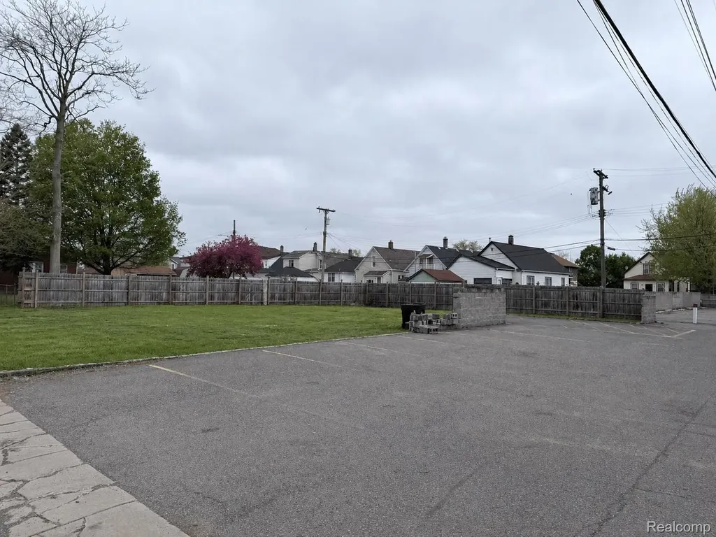 11032 W Jefferson Avenue River Rouge City MI 48218