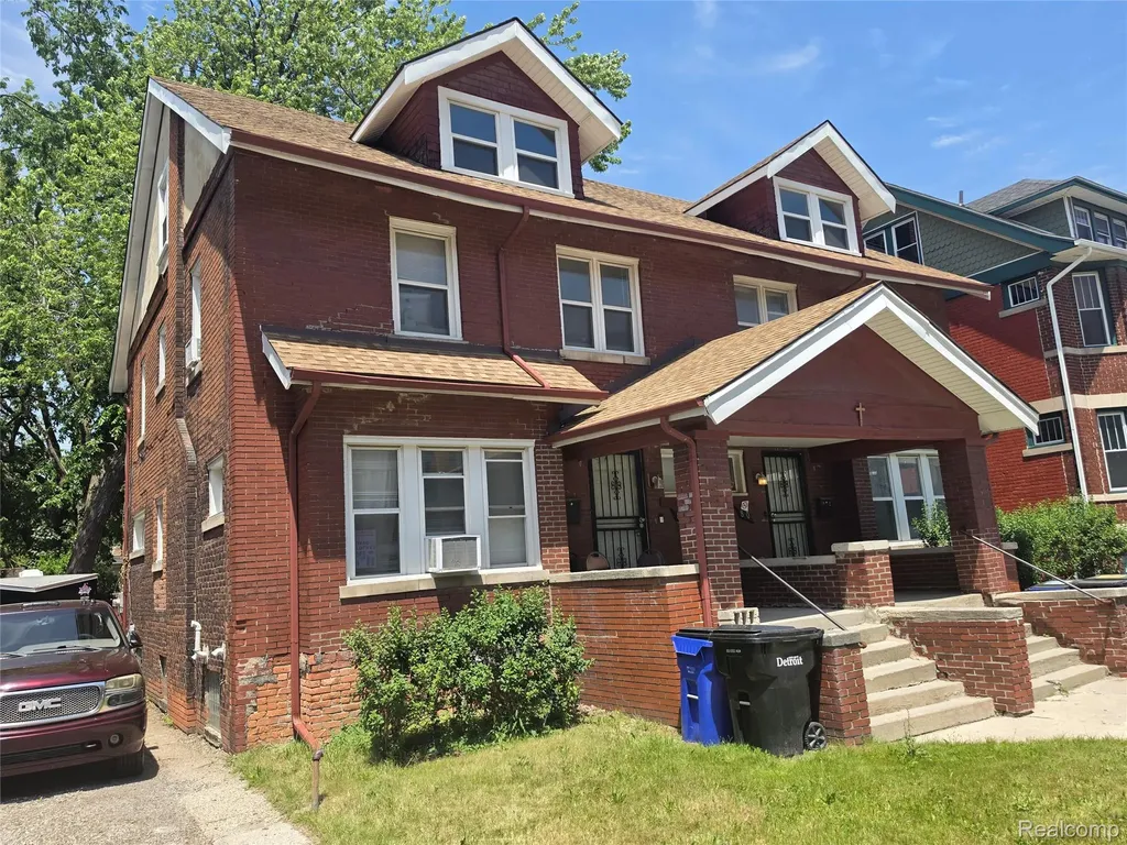 80 Clairmount Street Detroit City MI 48202