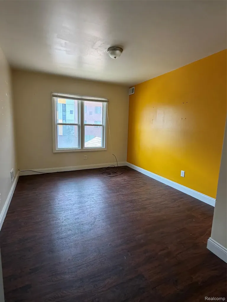 80 Clairmount Street Detroit City MI 48202