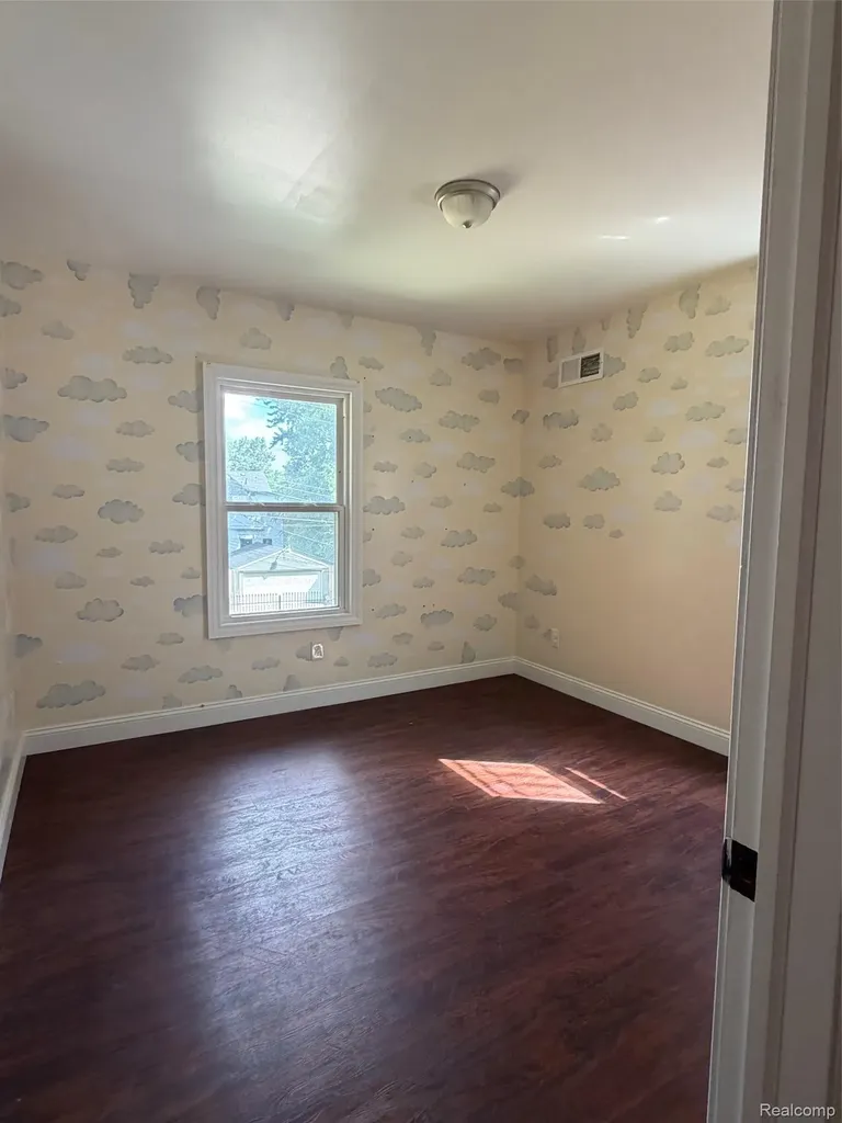 80 Clairmount Street Detroit City MI 48202