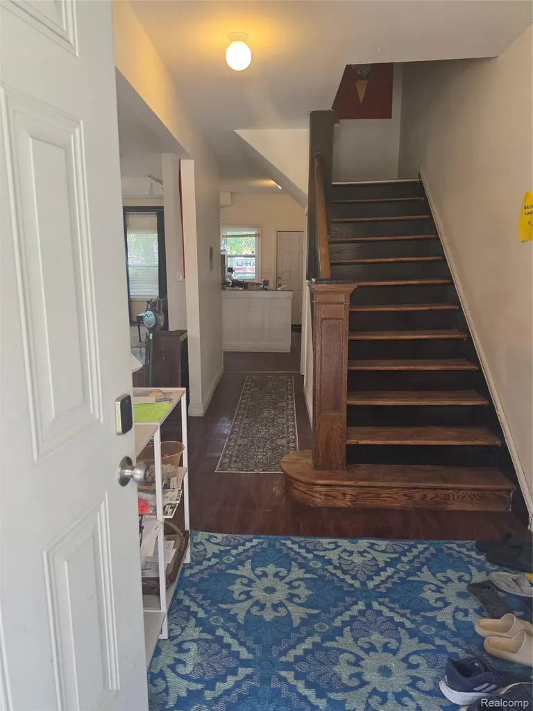 80 Clairmount Street Detroit City MI 48202