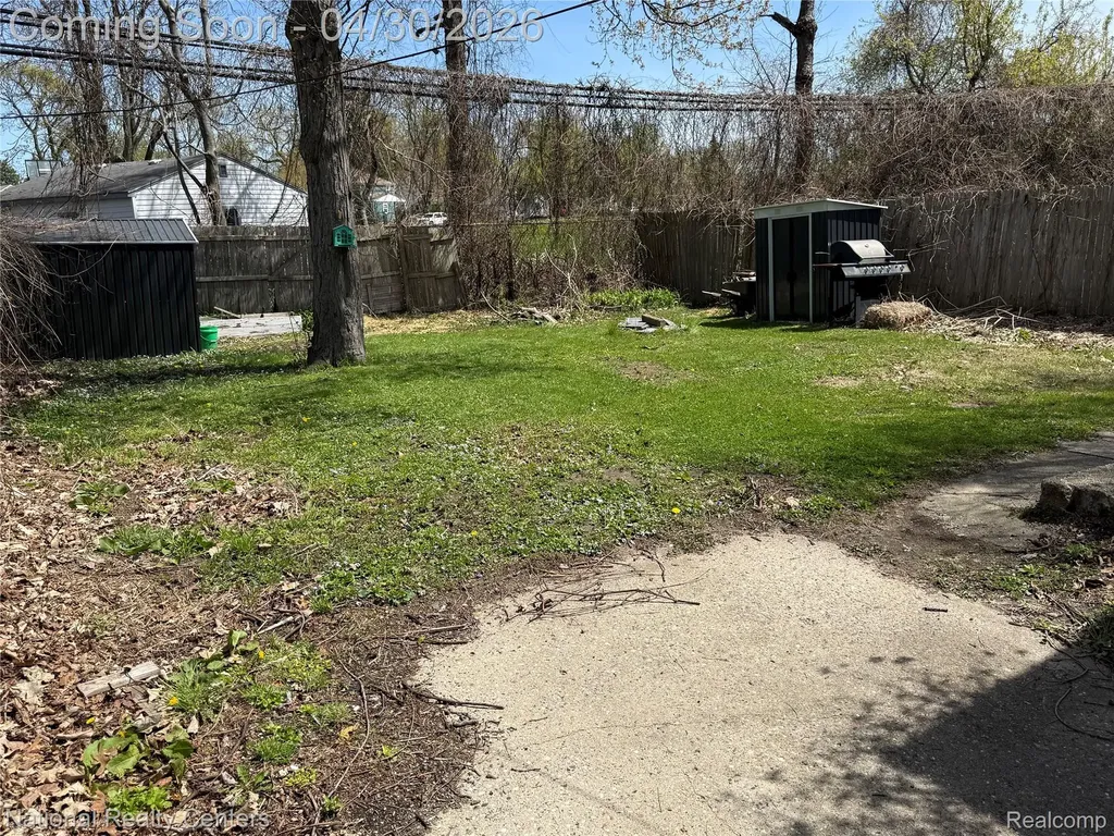 250 W Walton Boulevard Pontiac City MI 48340