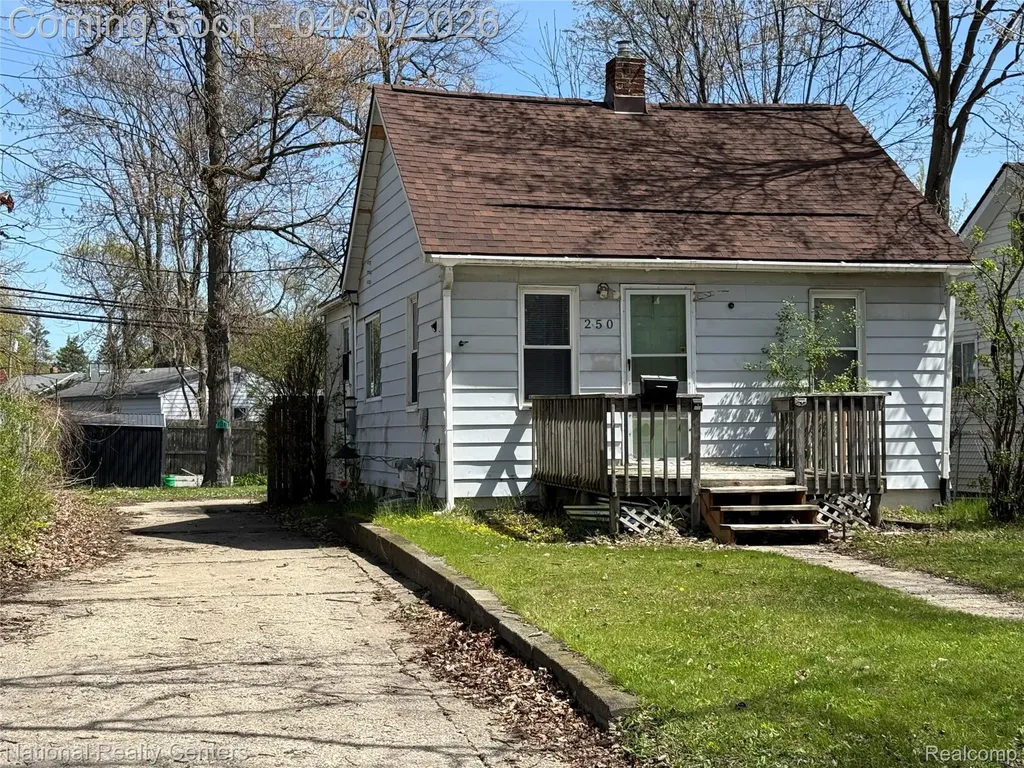 250 W Walton Boulevard Pontiac City MI 48340