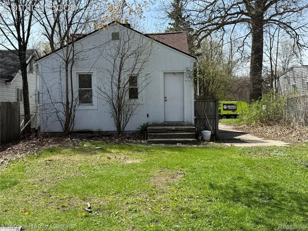 250 W Walton Boulevard Pontiac City MI 48340