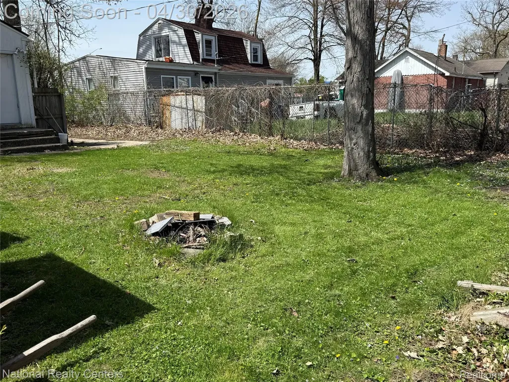 250 W Walton Boulevard Pontiac City MI 48340