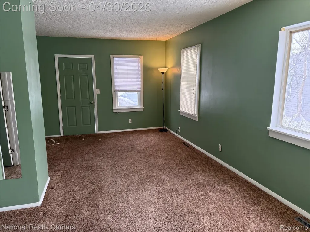 250 W Walton Boulevard Pontiac City MI 48340