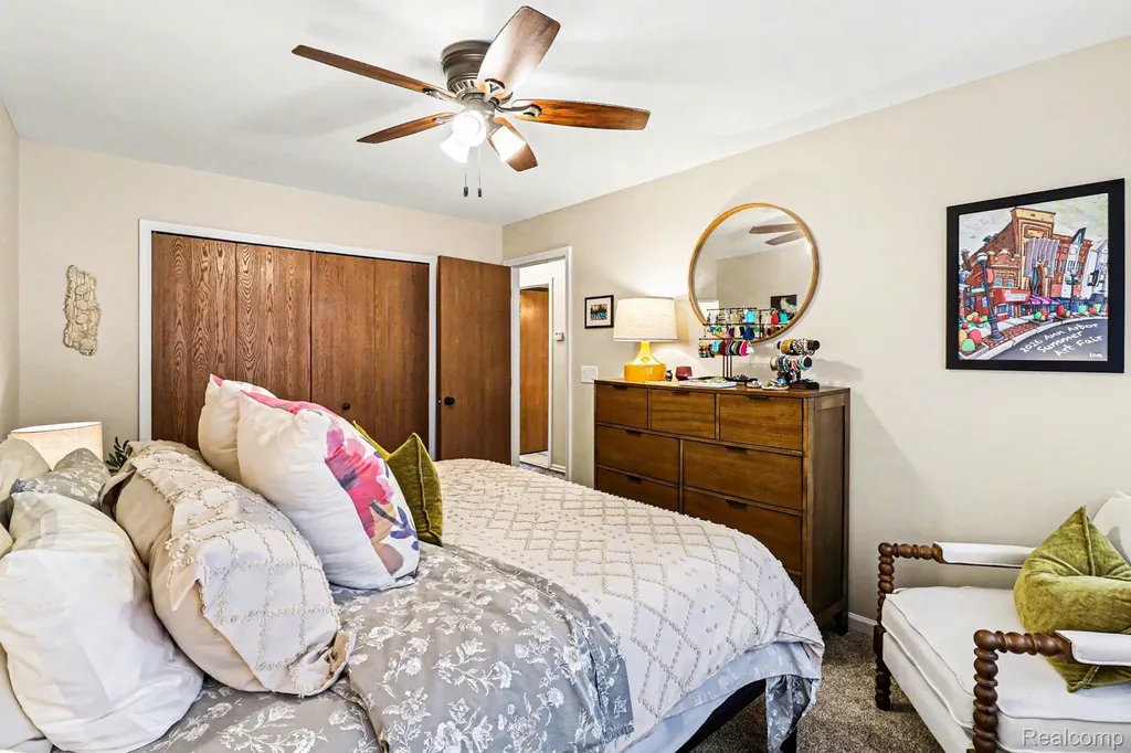 25126 Jefferson Court South Lyon City MI 48178