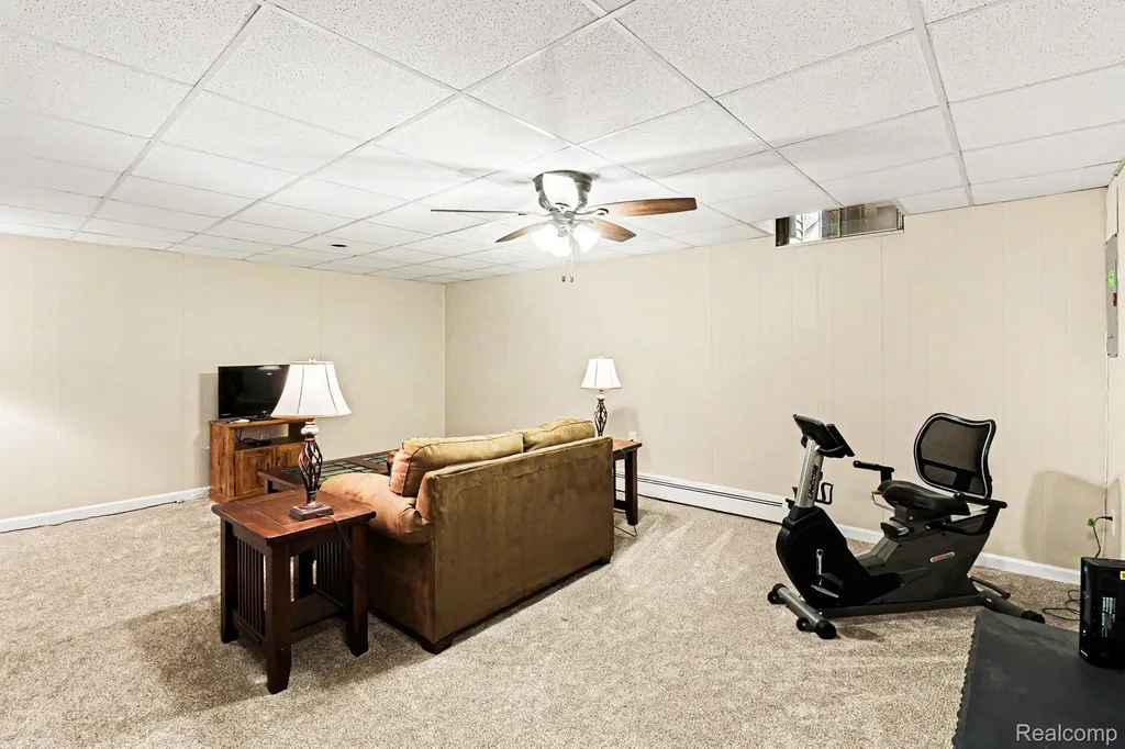 25126 Jefferson Court South Lyon City MI 48178