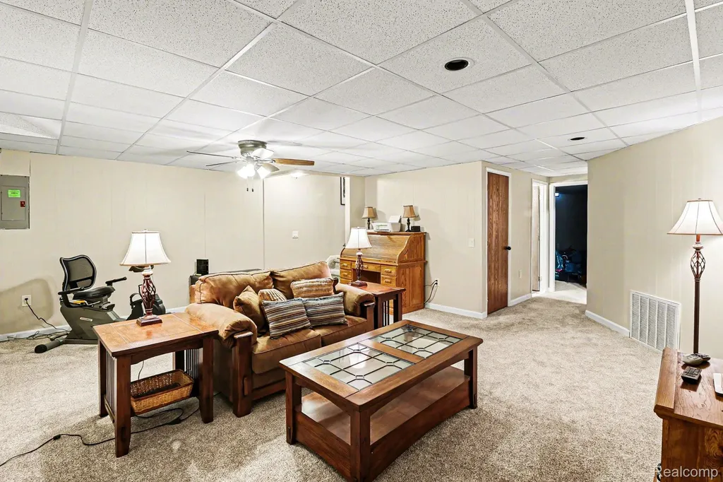 25126 Jefferson Court South Lyon City MI 48178