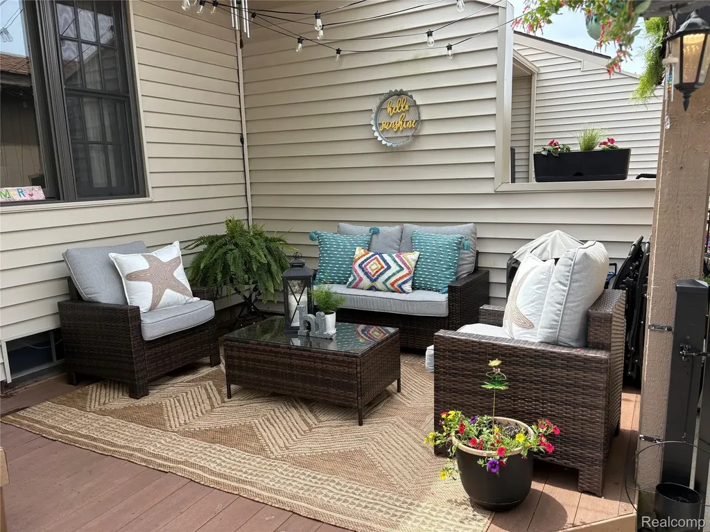 25126 Jefferson Court South Lyon City MI 48178