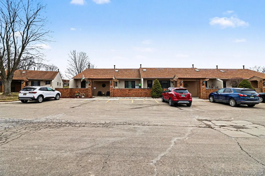25126 Jefferson Court South Lyon City MI 48178