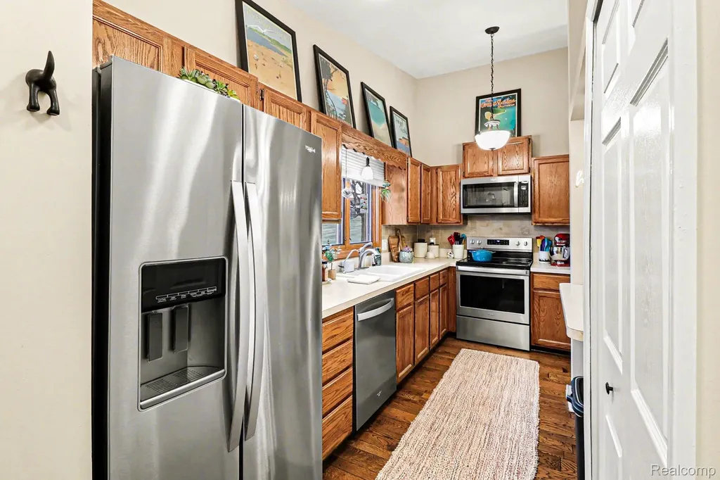 25126 Jefferson Court South Lyon City MI 48178