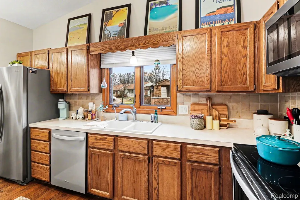 25126 Jefferson Court South Lyon City MI 48178