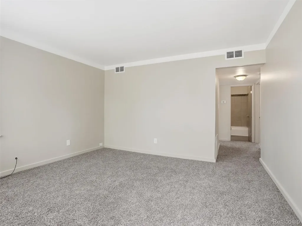 764 E Tennyson Avenue Pontiac City MI 48340