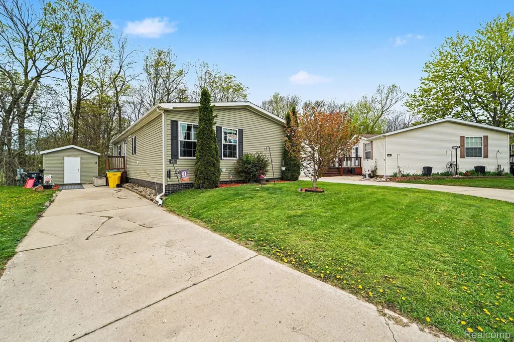 1031 Falstaff Circle Salem Township MI 48167