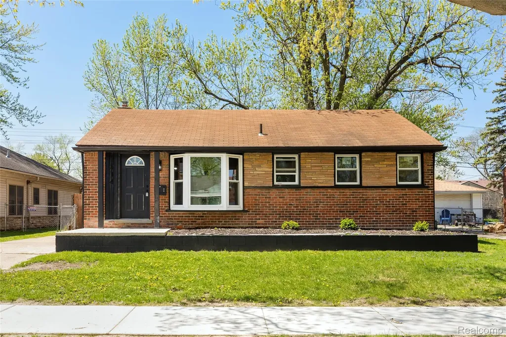 514 Greenwood Street Inkster City MI 48141