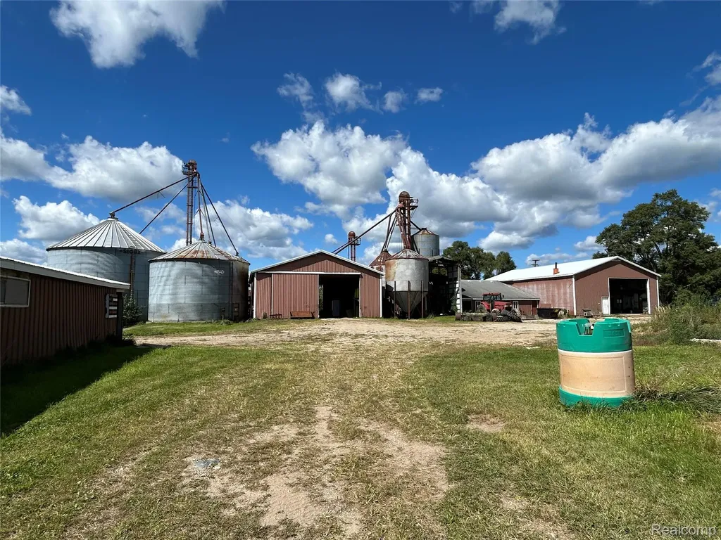 16465 Almont Berlin Township MI 48002