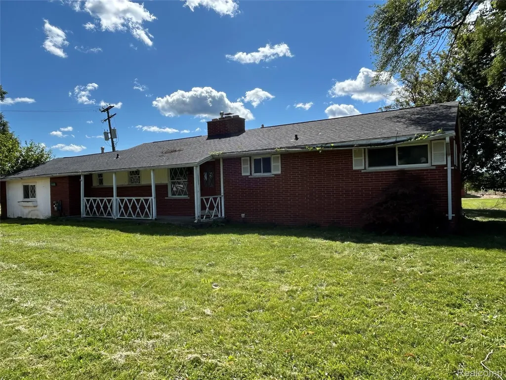 16465 Almont Berlin Township MI 48002