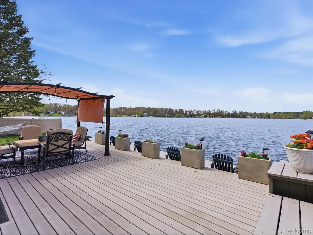 16342 Stages Island Argentine Township MI 48451