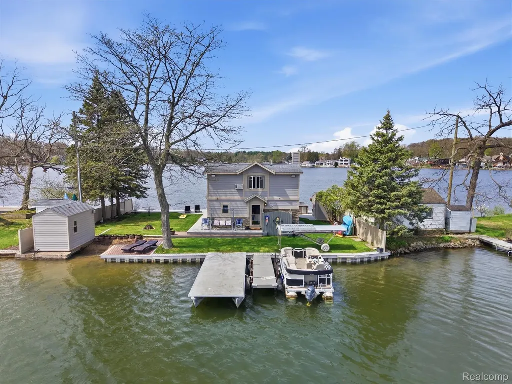 16342 Stages Island Argentine Township MI 48451