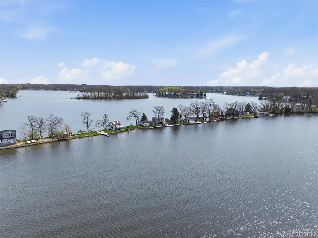 16342 Stages Island Argentine Township MI 48451